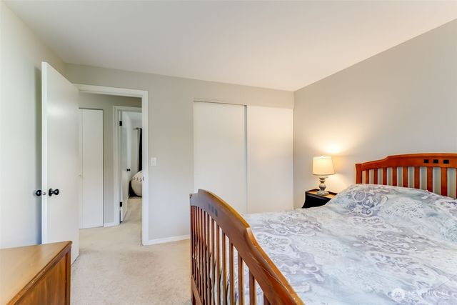 30212 10th Avenue S, Federal Way, WA 98003