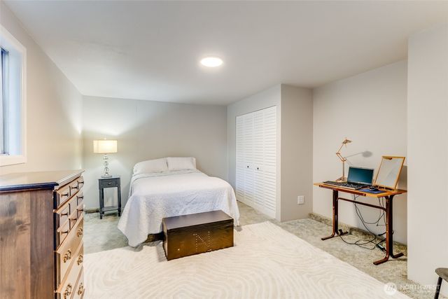 30212 10th Avenue S, Federal Way, WA 98003