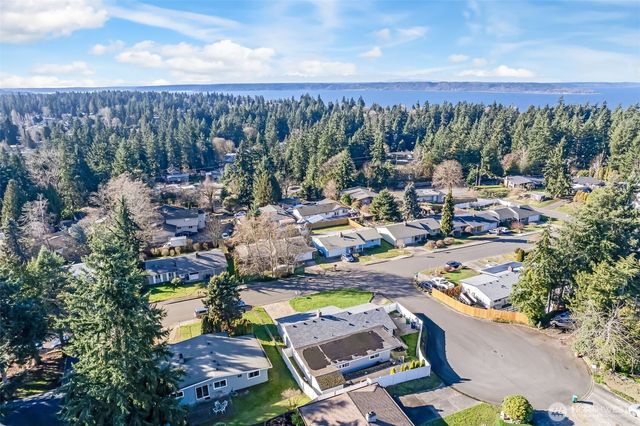 30212 10th Avenue S, Federal Way, WA 98003