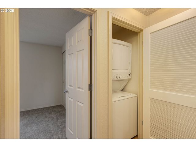 3305 E VITTORIA Way 24, Newberg, OR 97132
