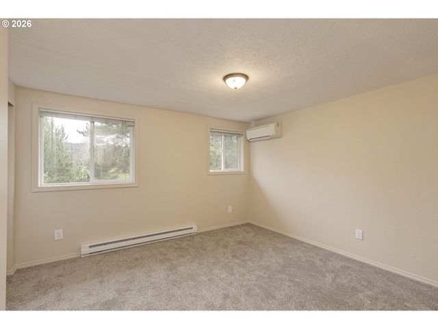 3305 E VITTORIA Way 24, Newberg, OR 97132