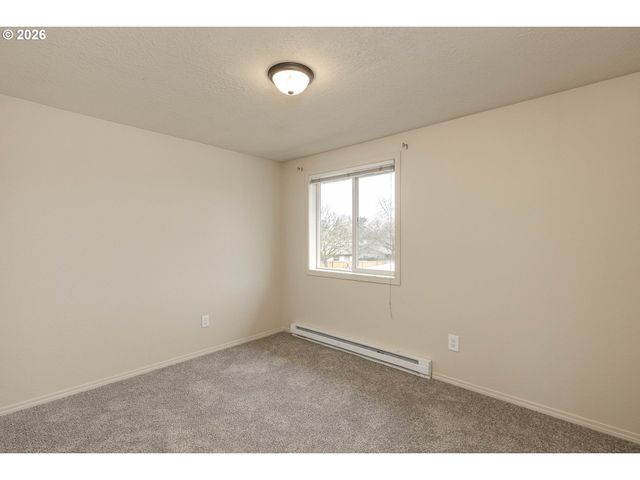 3305 E VITTORIA Way 24, Newberg, OR 97132