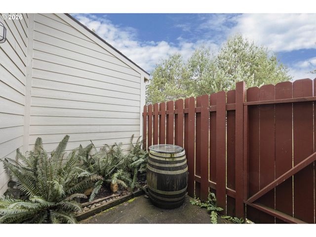 3305 E VITTORIA Way 24, Newberg, OR 97132