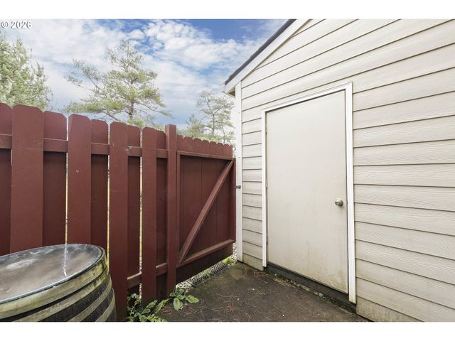 3305 E VITTORIA Way 24, Newberg, OR 97132