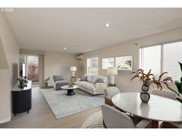 3305 E VITTORIA Way 24, Newberg, OR 97132