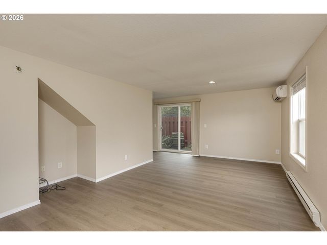 3305 E VITTORIA Way 24, Newberg, OR 97132