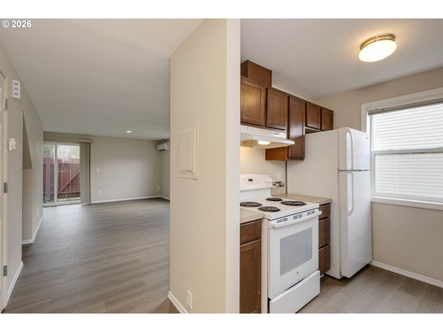 3305 E VITTORIA Way 24, Newberg, OR 97132