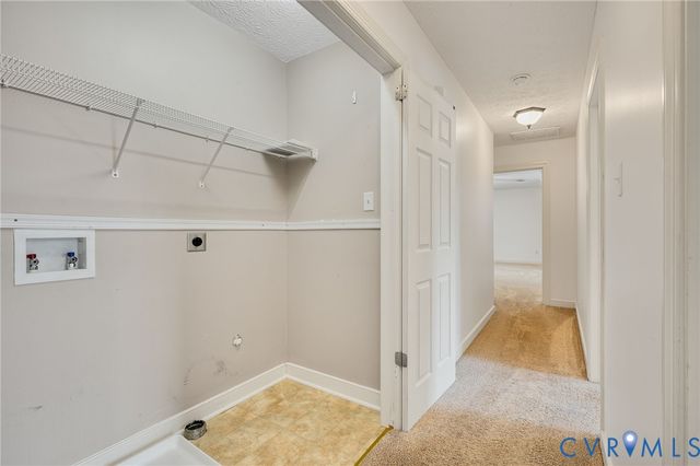 8250 Sugar Wood Dr, Mechanicsville, VA 23116