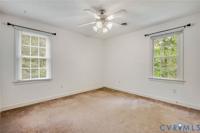 8250 Sugar Wood Dr, Mechanicsville, VA 23116