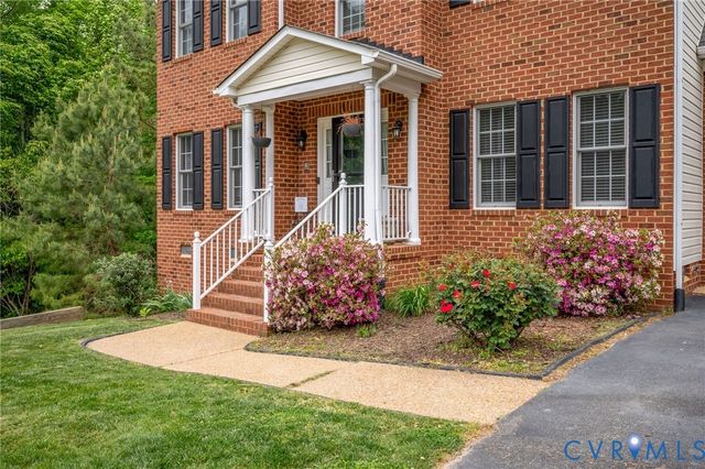 8250 Sugar Wood Dr, Mechanicsville, VA 23116