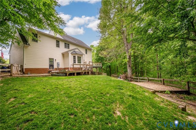 8250 Sugar Wood Dr, Mechanicsville, VA 23116