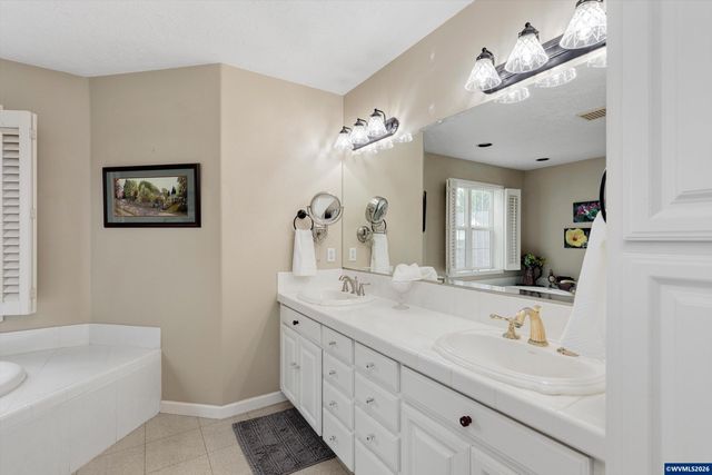 5778 Westlake Lp N, Keizer, OR 97303