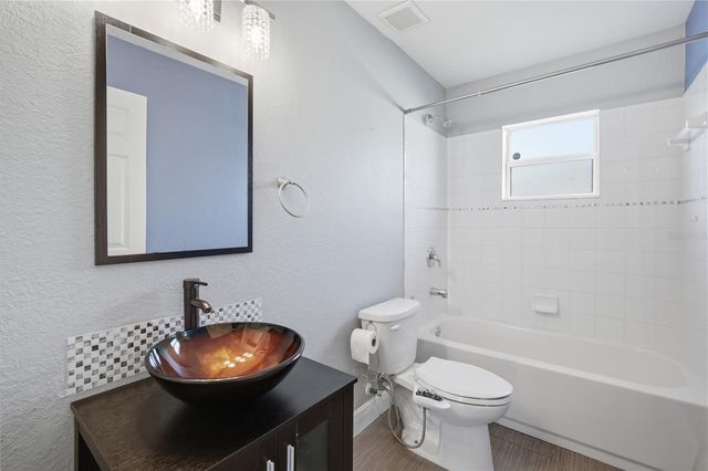 1005 CHANDLER SNOWDEN COURT, Ruskin, FL 33570