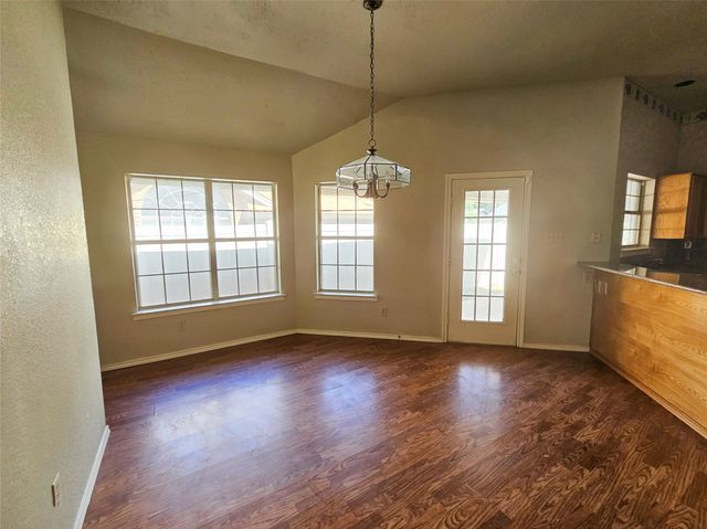 5817 Fox Hunt Drive, Arlington, TX 76017