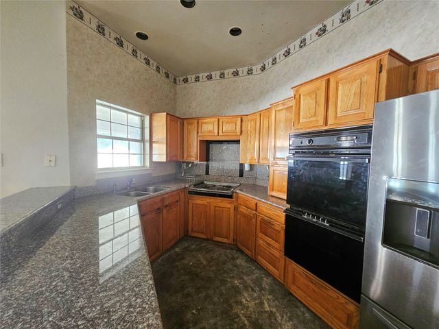 5817 Fox Hunt Drive, Arlington, TX 76017