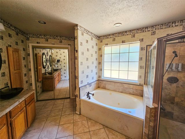 5817 Fox Hunt Drive, Arlington, TX 76017