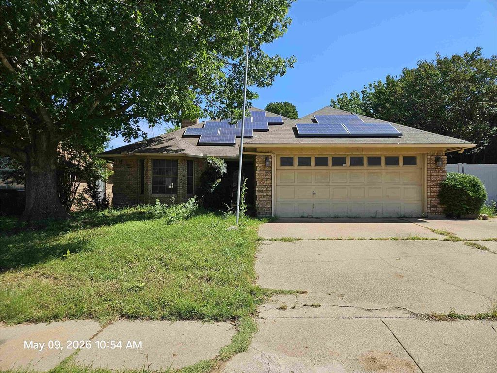 5817 Fox Hunt Drive, Arlington, TX 76017
