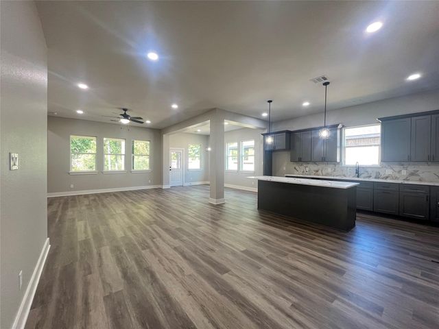 28807 Champion Oaks Dr, Magnolia, TX 77354