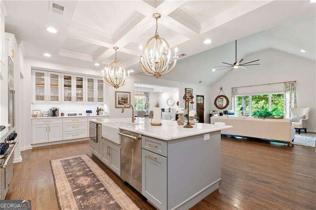 5025 Lakewood Drive, Acworth, GA 30101