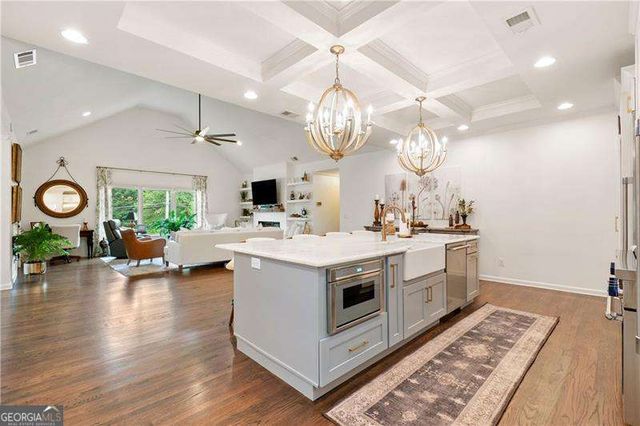 5025 Lakewood Drive, Acworth, GA 30101