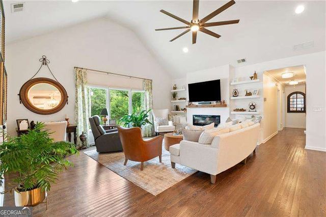 5025 Lakewood Drive, Acworth, GA 30101