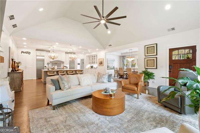 5025 Lakewood Drive, Acworth, GA 30101