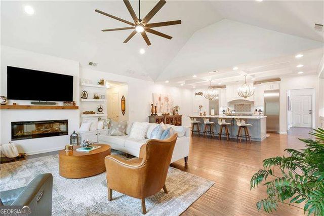 5025 Lakewood Drive, Acworth, GA 30101