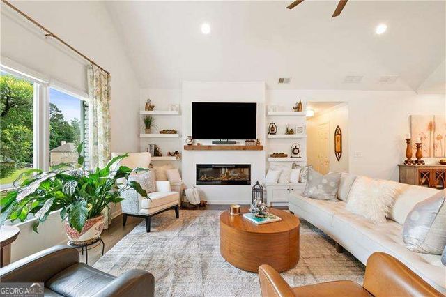 5025 Lakewood Drive, Acworth, GA 30101