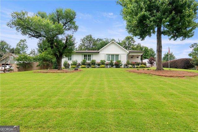 5025 Lakewood Drive, Acworth, GA 30101