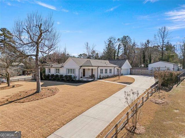 5025 Lakewood Drive, Acworth, GA 30101