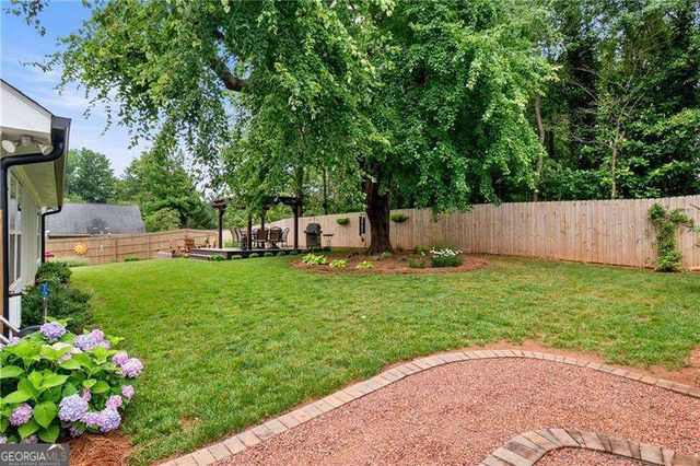 5025 Lakewood Drive, Acworth, GA 30101