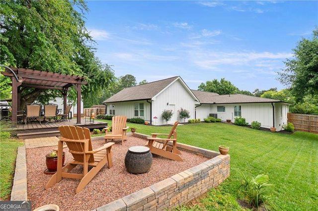 5025 Lakewood Drive, Acworth, GA 30101