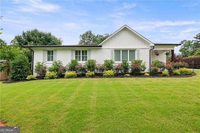 5025 Lakewood Drive, Acworth, GA 30101