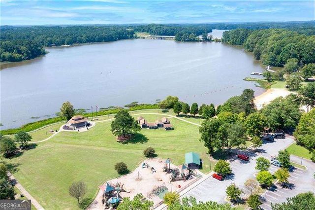 5025 Lakewood Drive, Acworth, GA 30101