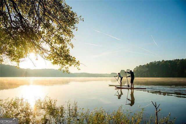 5025 Lakewood Drive, Acworth, GA 30101