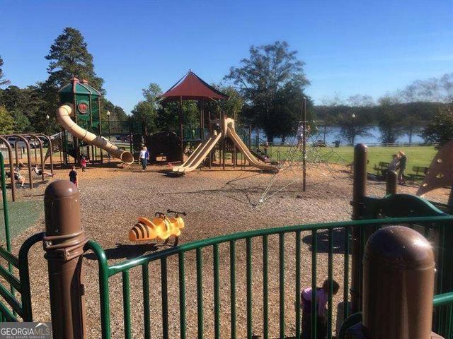 5025 Lakewood Drive, Acworth, GA 30101