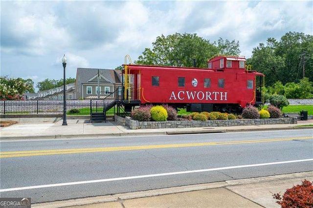 5025 Lakewood Drive, Acworth, GA 30101