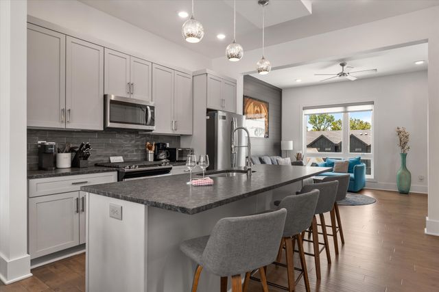 800 Vibe Pl, Nashville, TN 37216