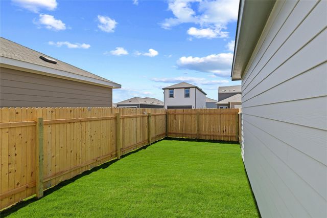 140 MULLEN WAY, Taylor, TX 76574