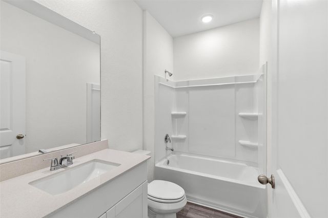 140 MULLEN WAY, Taylor, TX 76574