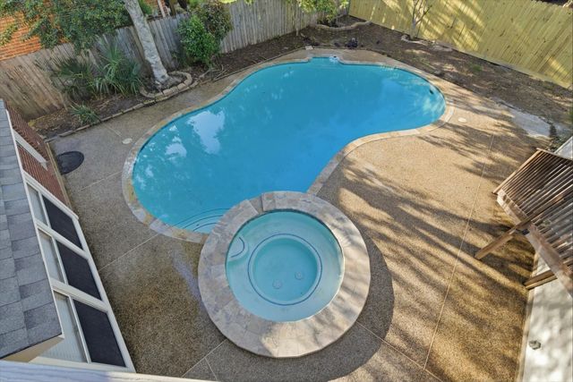 6715 Trimstone Drive, Pasadena, TX 77505