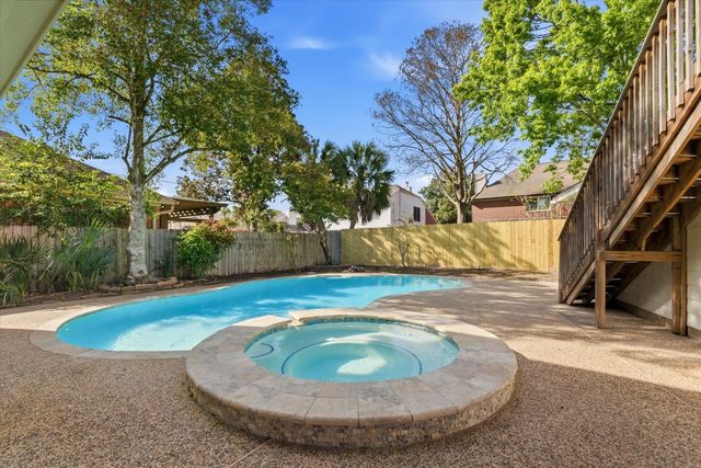 6715 Trimstone Drive, Pasadena, TX 77505