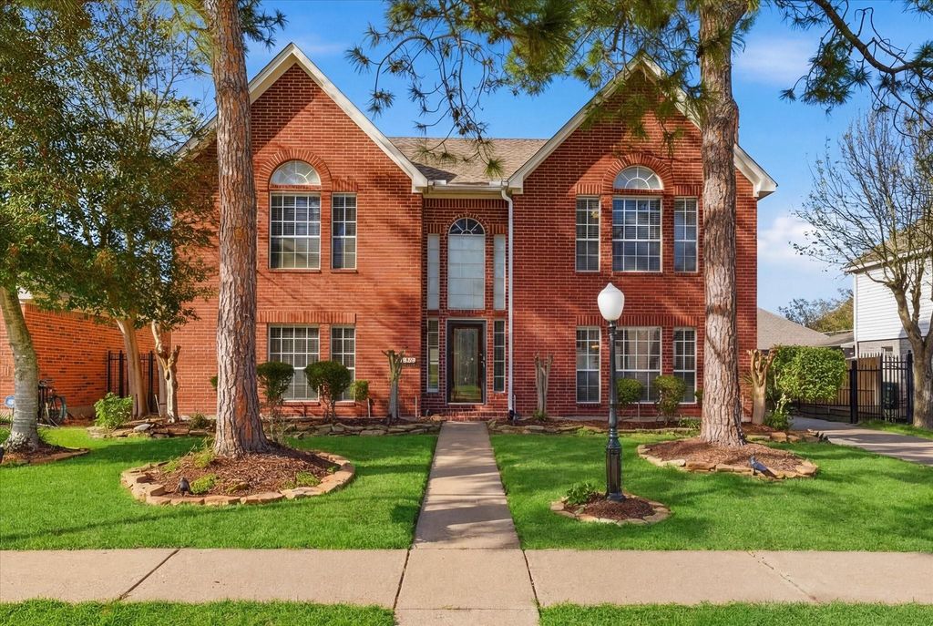 6715 Trimstone Drive, Pasadena, TX 77505