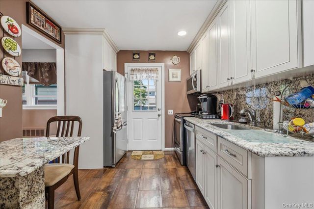 2565 Natta Boulevard, Bellmore, NY 11710
