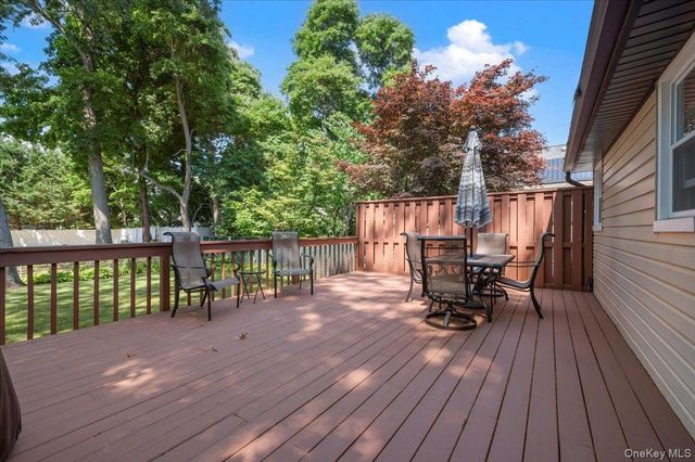 2565 Natta Boulevard, Bellmore, NY 11710