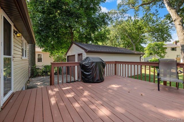 2565 Natta Boulevard, Bellmore, NY 11710