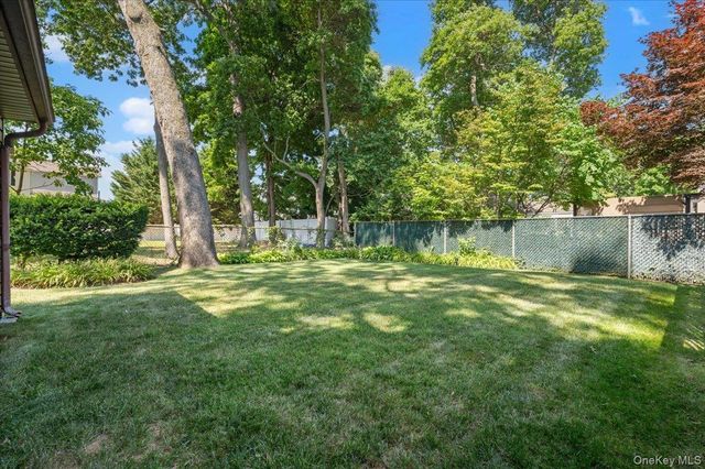 2565 Natta Boulevard, Bellmore, NY 11710