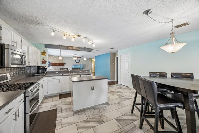 1577 Chivalry Lane, Little Elm, TX 75068