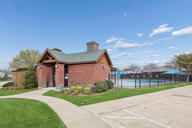 1577 Chivalry Lane, Little Elm, TX 75068