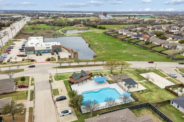 1577 Chivalry Lane, Little Elm, TX 75068